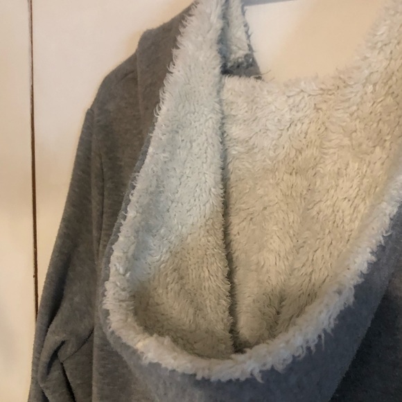 Grey pullover hoodie - Picture 5 of 6